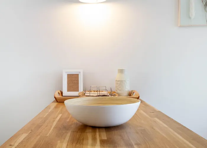 Two Bedrooms In Historic Center Of Apartment Cascais